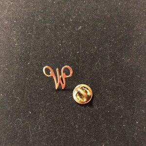 Men’s goldtone script letter W tie tack pin